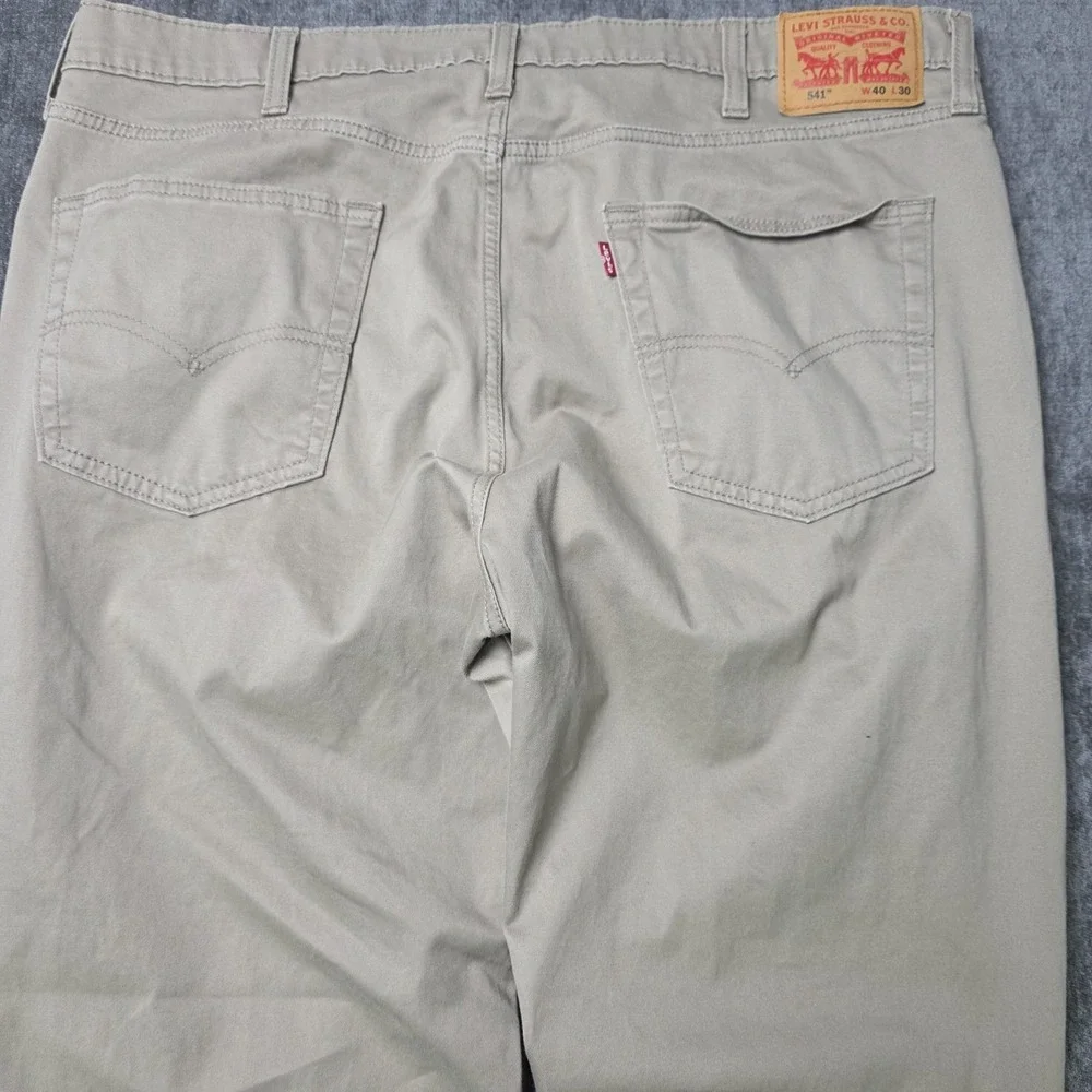 Levis 541 Pants Mens 40x30 Khaki Beige Athletic Taper Stretch Khakis Preppy